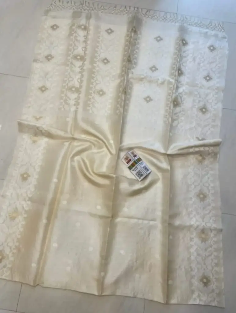 Pure Gachi Tussar Jamdani Saree (Creamy White)